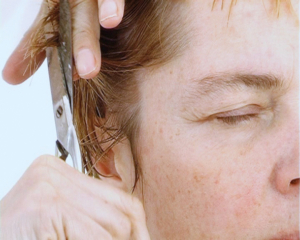 Inken Boje - Haare – Video still - Inken Boje - Haare – Video still - Serie-Haare Video still - Video für Skulptur/ Installation und Projektion 3.35 Min. HD Video mit Ton, looped - 2009