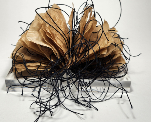 Ulrike Wamprecht-Papier, div. Garne, Acrylplatten 2026